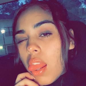 Meet your Posher, Ezabel